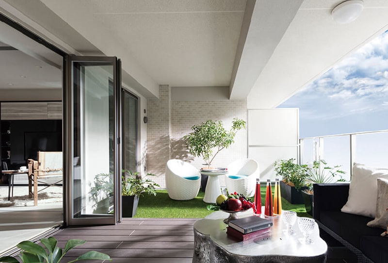 OPEN AIR LIVING BALCONY